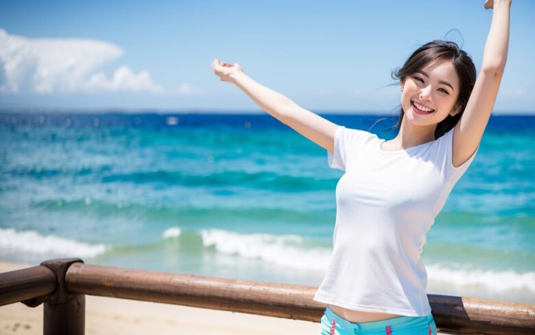 海辺で背伸びする女性