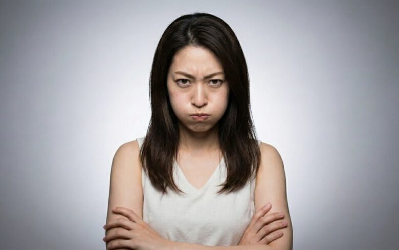 不満気な女性