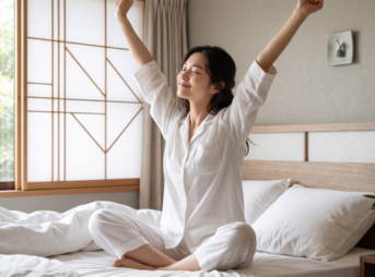 心地よく目覚める女性